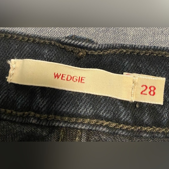 Levi’s Wedgie Black Washed Denim Jeans - Picture 7 of 9